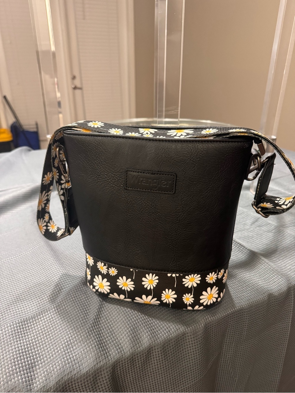Wrangler Black Crossbody with Daisy Strap - Picture 7 of 16